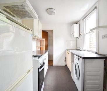 2 bedroom end of terrace house to rent - Photo 5