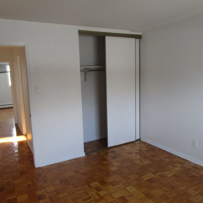 Cité des Jeunes - 4 1/2 - Photo 1