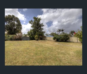 92 Sussex Road, Forrestfield, WA 6058 - Photo 5