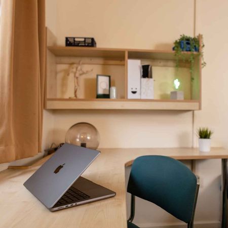 Standard Plus (Shared Bathroom) - Photo 3