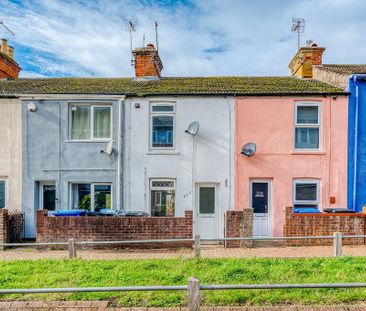 2 bedroom terraced house to rent - Photo 1