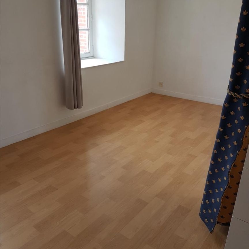 Pour visiter, appeler le 02.23.55.91.17 VITRE - Centre ville - Rue Poterie. Appartement T1 bi... - Photo 1