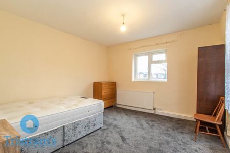 2 bed Flat for Rent - Photo 5