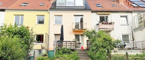 RUHIGE LAGE NÄHE UNI! Erstklassige, modere 2-Zimmer-Mietwohnung in kernsaniertem 3-Parteienhaus mit EBK, hellem Duschbad, kleinem Balkon sowie Gartennutzung in kleiner Wohnstraße/Sackgasse - Foto 1