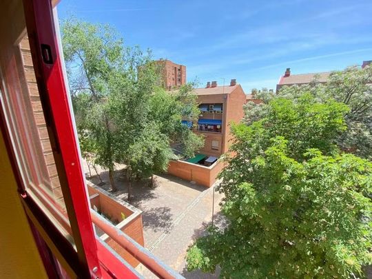 Calle del Cabo Machichaco, Madrid, Community of Madrid 28053 - Photo 1