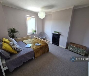 3 bedroom terraced house to rent - Photo 4