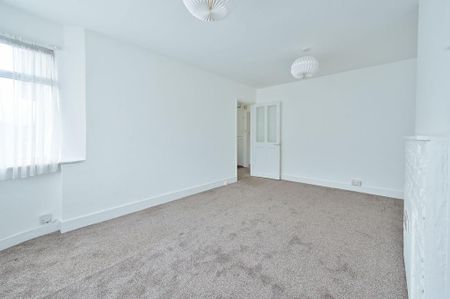 2 bedroom maisonette to rent - Photo 5