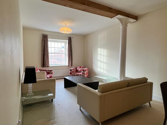 Weevil Lane, Gosport - Photo 1