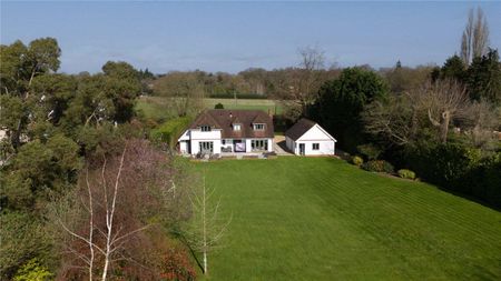 A charming family home in a tranquil setting - Photo 4