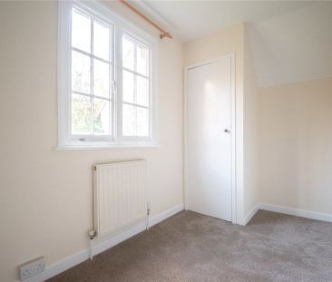 A uniquely positioned 4 bedroom detached house to rent set within t... - Photo 4