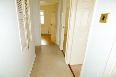 3 bedroom terraced house to rent - Photo 3