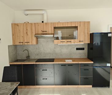 Pronájem bytu 1+kk • 36 m² bez realitkyKe Kříži, Praha - Uhříněves - Photo 1