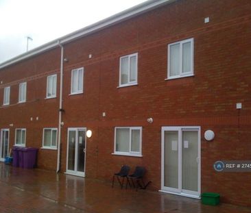 1 bedroom in a house share to rent - Photo 3