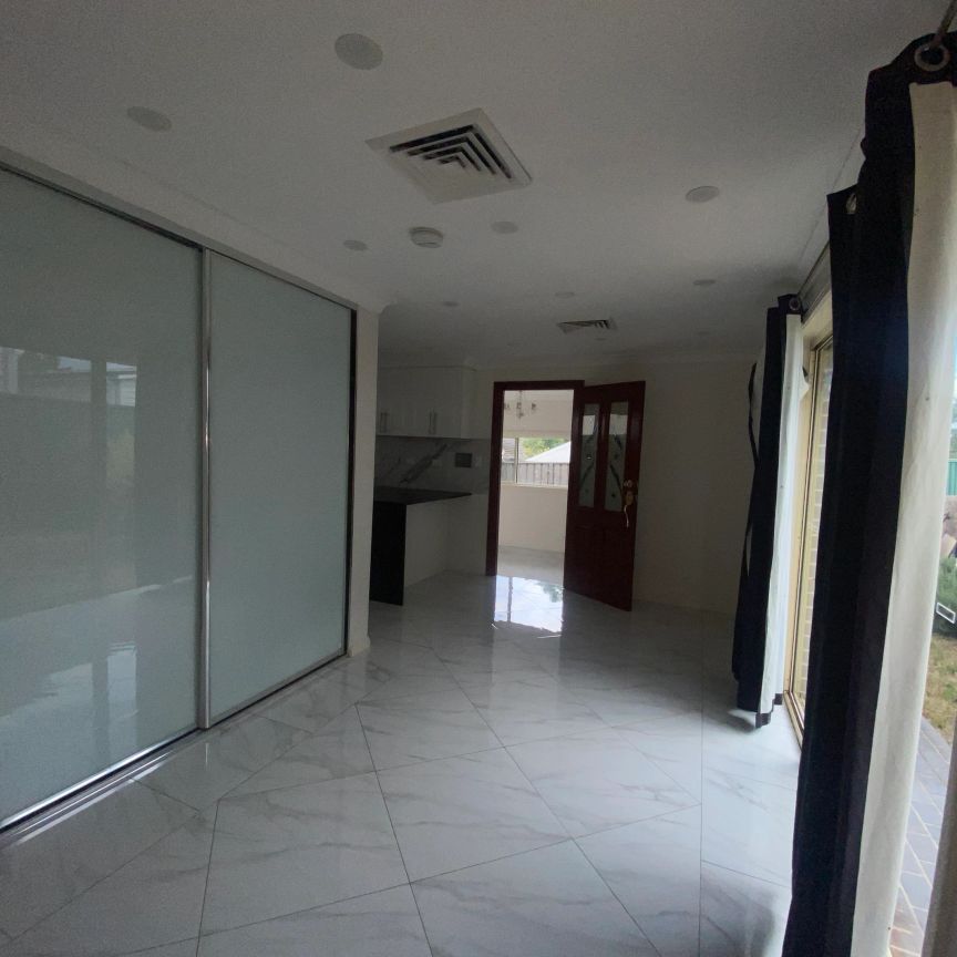 Stylish Two-Bedroom Granny Flat with Modern Finishes - Wallacia - Photo 1