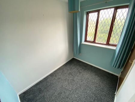 Wolfsbane Drive, Tamebridge, Walsall - Photo 2