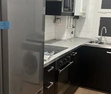 Carrer de Roger de Llúria, Barcelona, Catalonia 08037 - Photo 4