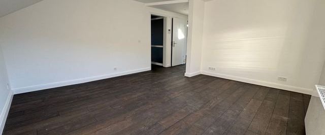 SCHADE IMMOBILIEN - Erstbezug nach Renovierung! 3-Zi-Whg. im Zentrum von Plettenberg zu vermieten! - Photo 1
