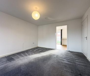 3 bedroom semi-detached house to rent - Photo 6