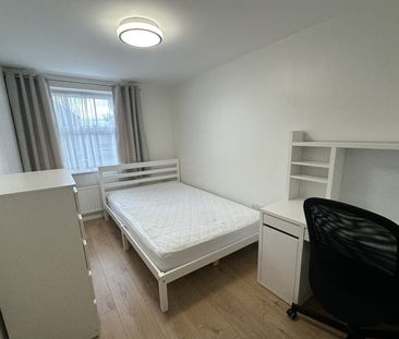 Alderman Close, Beeston, NG9 2RH - Photo 1