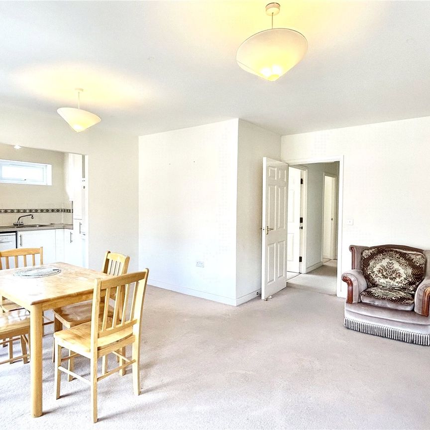 2 bedroom Flat in The Meridian, Reading - Photo 1