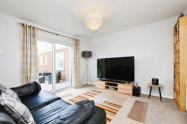 3 bedroom apartment to rent - Photo 1