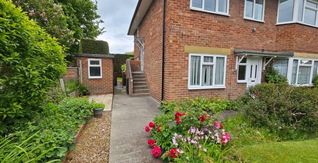 Woodfield Avenue, Harrogate, HG1 4LU - Photo 1