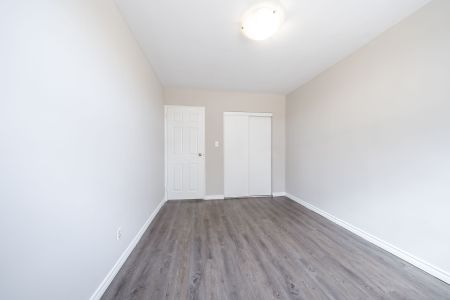 For Lease - 2043 Prospect Street Unit# 33, Burlington, Ontario - Photo 4