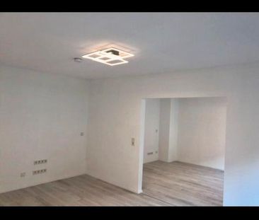 Lichtdurchflutete, kernsanierte 4ZKB mit Balkon in NK City Nähe - Photo 2