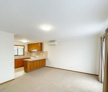 2/23 Nabilla Crescent Strathdale VIC - Photo 2
