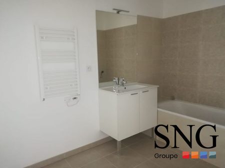 T3 AVEC BALCON ET PARKING - Photo 3