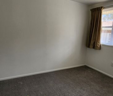 Three bedroom home - Photo 4