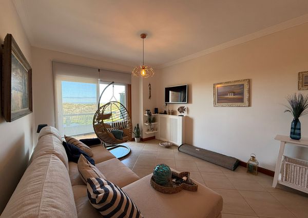 T2 na 1º linha da Praia da Barra com terraço vista mar!