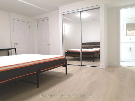 Detached Home For Lease | N9230924 - Photo 2