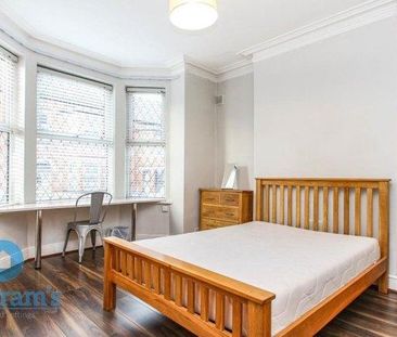 1 bedroom in a house share to rent - Photo 5