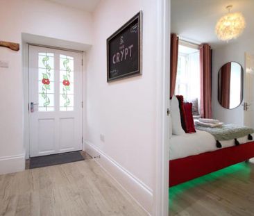 Excellent two bedroom maisonette in the heart of Clifton Village. - Photo 6