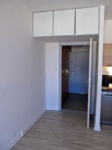 Pronájem bytu 1+kk - Fotografie 4