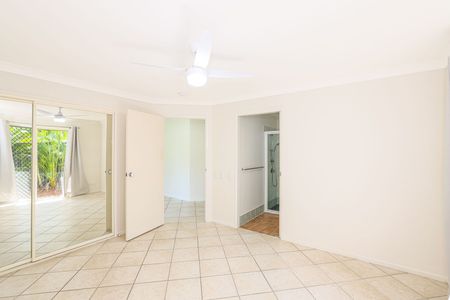 LOW SET BRICK AND TILE HOME IN SOUGHT AFTER RED BEACH - Photo 3