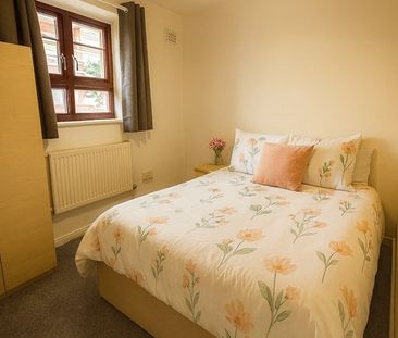 Room in a Shared Flat, Stunning Double Room In Clapham, SW4 - Photo 1