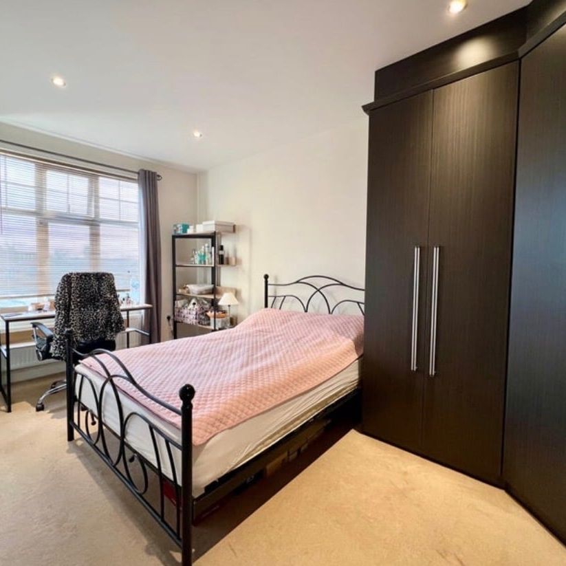 Room in a Shared House, Brunswick Avenue, N11 - Photo 1