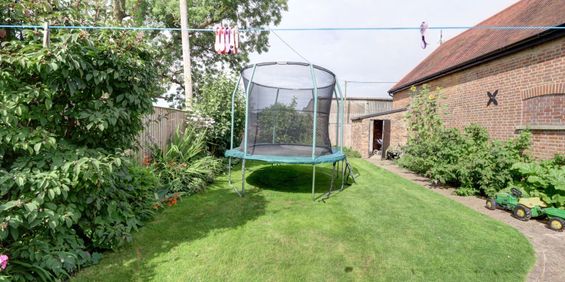3 Bedroom Semi Detached House To Rent - Photo 3