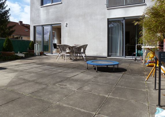 Moderne 2-Zimmer Wohnung mit großer Terrasse und Balkon, KS-Schlangenweg - Photo 1