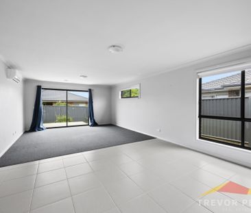 3 Brind Way, Lucas VIC 3350 - Photo 1