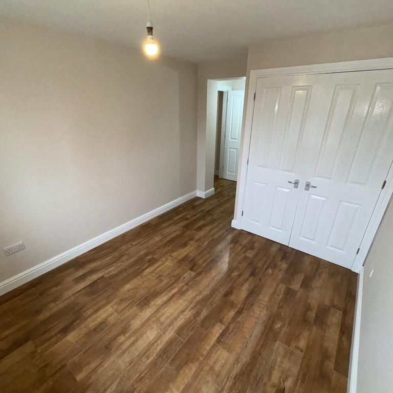 3 bedroom flat to rent - Photo 1