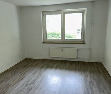 große 4 Zimmer Wohnung *in Sanierung* - Foto 1