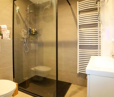 Lichtrijk 2 slpk appartement met garage - Foto 5