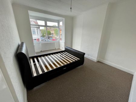 3 bedroom terraced house to rent - Photo 2