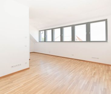 DEIN GANZ PERSÖNLICHER RÜCKZUGSORT // Lichtdurchflutete 1-Raum-Wohnung mit moderner Ausstattung - Photo 2