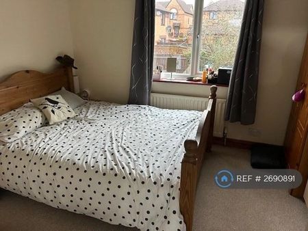 2 bedroom semi-detached house to rent - Photo 2