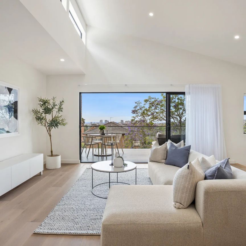 Spectacular city and sea views - Photo 1