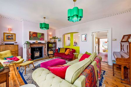 Beautiful Georgian red brick family home - Photo 5